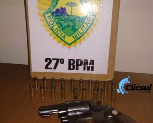 ARMA E DROGAS APREENDIDAS NA NOITE DE SÁBADO