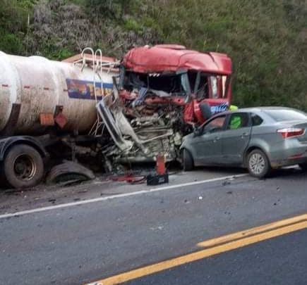 GRAVE ACIDENTE EM ALTO DO AMPARO NA BR 376 TIRA A VIDA DE SÃOMATEUENSE