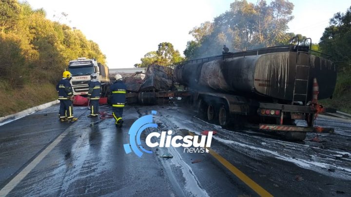 Gravíssimo acidente na BR 476 tira a vida de um caminhoneiro