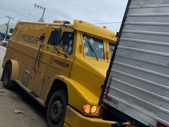 Assalto em carro forte em frente ao Bradesco de Três Barras SC