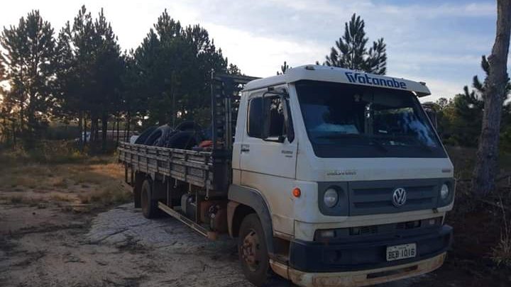 CAMINHÃO ROUBADO É RECUPERADO EM PALMEIRA.