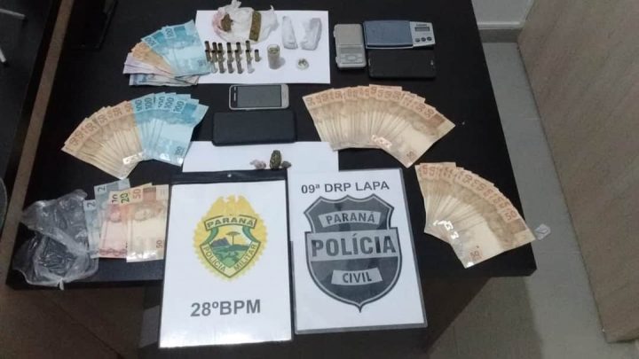 OPERAÇÃO CUMPRIMENTO DE MANDADOS DE BUSCA E APREENSÃO RESULTA EM 5 PRESOS, APREENSÃO DE DINHEIRO, ENTORPECENTES E MUNIÇÕES NA LAPA