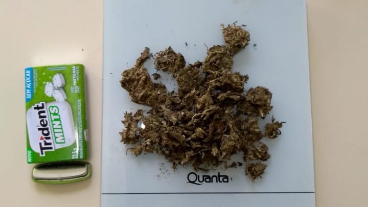 Policia Militar e Policia Civil cumprem mandado de busca e apreensão em ponto de venda de drogas em São João do Triunfo