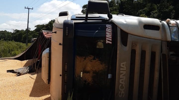 PRE atende tombamento na PR 151 na manhã deste sabado