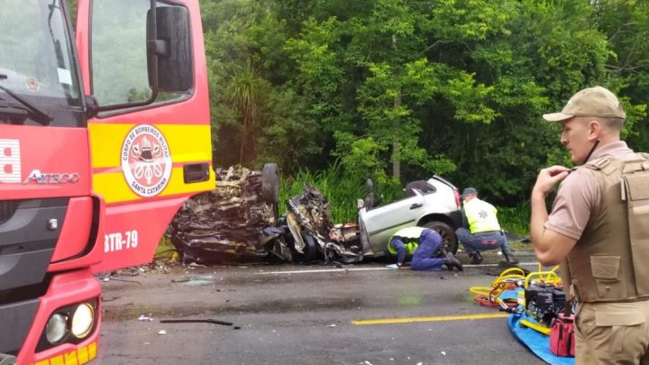 Grave acidente tira a vida de seis pessoas na BR 280 em Três Barras