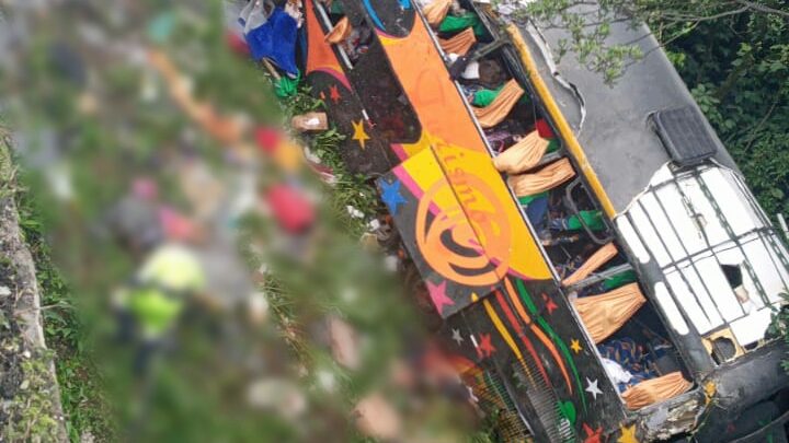 Atualização do acidente na BR 376 sobe para 21 o número de vítimas fatais