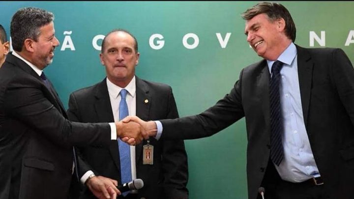 Candidato de Bolsonaro, Arthur Lira é eleito presidente da Câmara