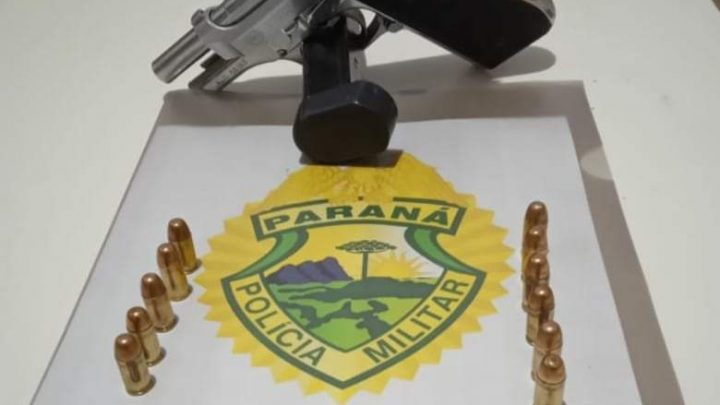 EM PALMEIRA, ABORDAGEM DE SUSPEITOS RESULTA EM UM HOMEM PRESO E UMA ARMA DE FOGO APREENDIDA