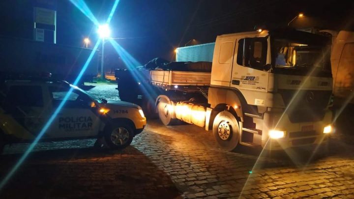 POLÍCIA MILITAR RECUPERA CAMINHÃO ROUBADO E PRENDE O AUTOR A SEGUNDA VEZ PELO MESMO CRIME