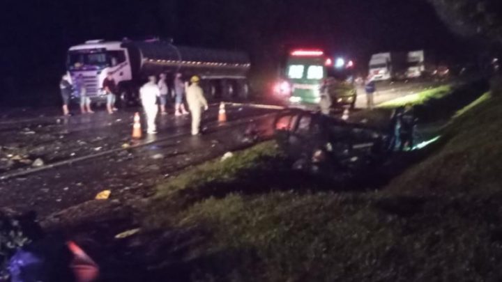 Dois homens morrem em acidente na BR 476