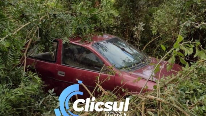 Veiculo é abandonado após acidente na BR 476 em São Mateus do Sul