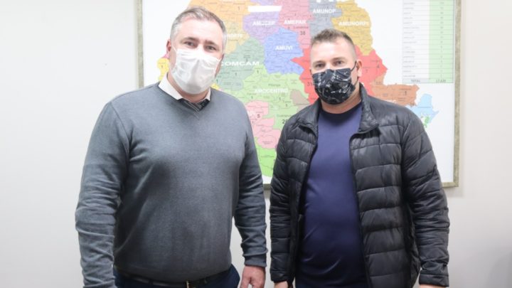 Deputado Emerson Bacil participa de reunião na SESA para definir prazo de entrega no valor de R$820 mil em equipamentos para Hospital de São João do Triunfo