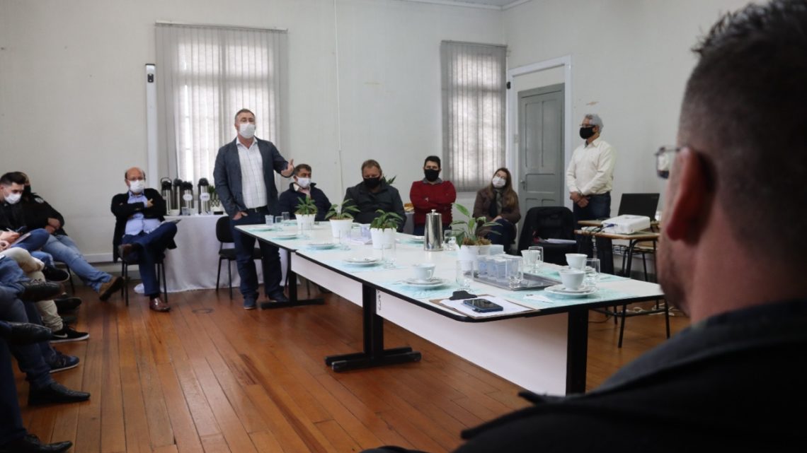 Deputado Emerson Bacil participa de reunião com prefeitos da Amsulpar