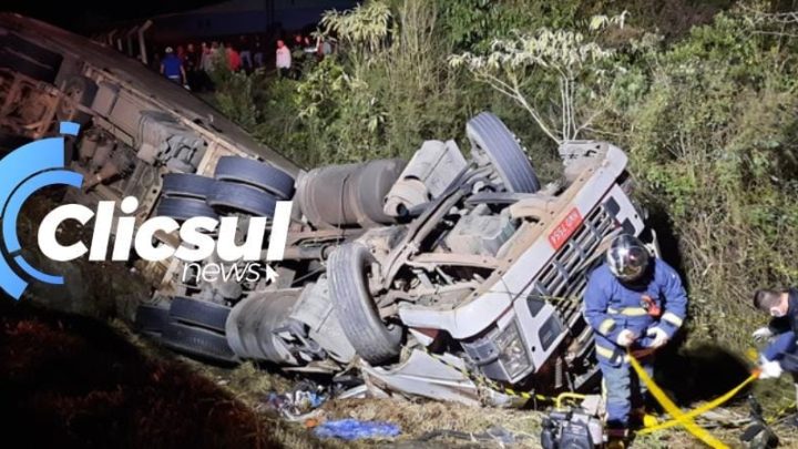 Caminhoneiro morre em tombamento na PR 151  em São Mateus do Sul