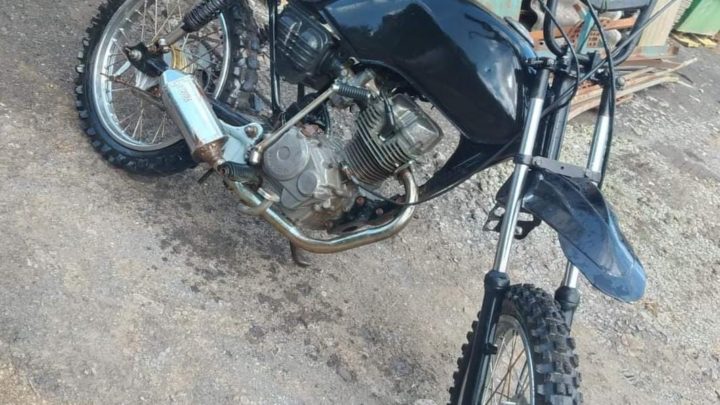 Polícia Militar recupera moto furtada em São Mateus do Sul e rapaz é preso