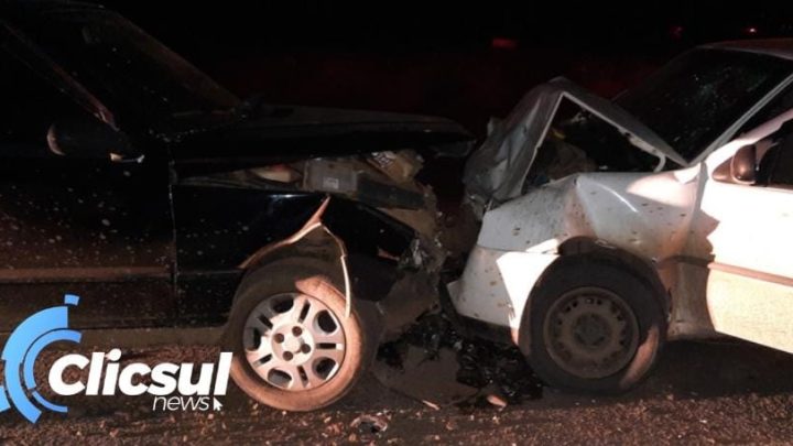 Colisão frontal de veiculos é registrada na PR 364 em São Mateus do Sul