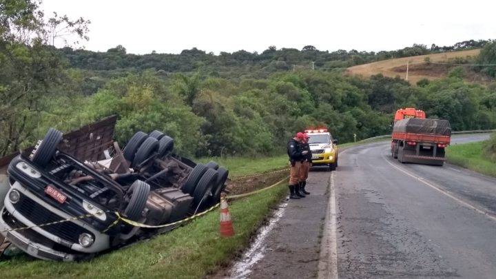 PRE e Bombeiros de Palmeira atendem acidente na PR 151