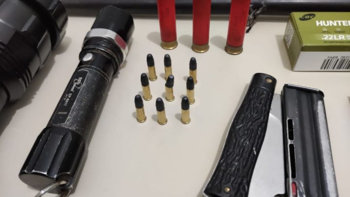 Policia Militar prende caçadores e faz apreensão de armas de fogo em São Mateus do Sul