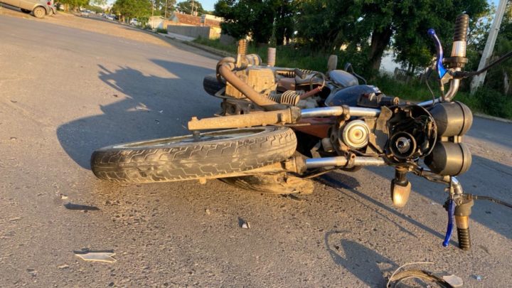 Bombeiros e PM atendem acidente envolvendo moto no centro de São Mateus do Sul