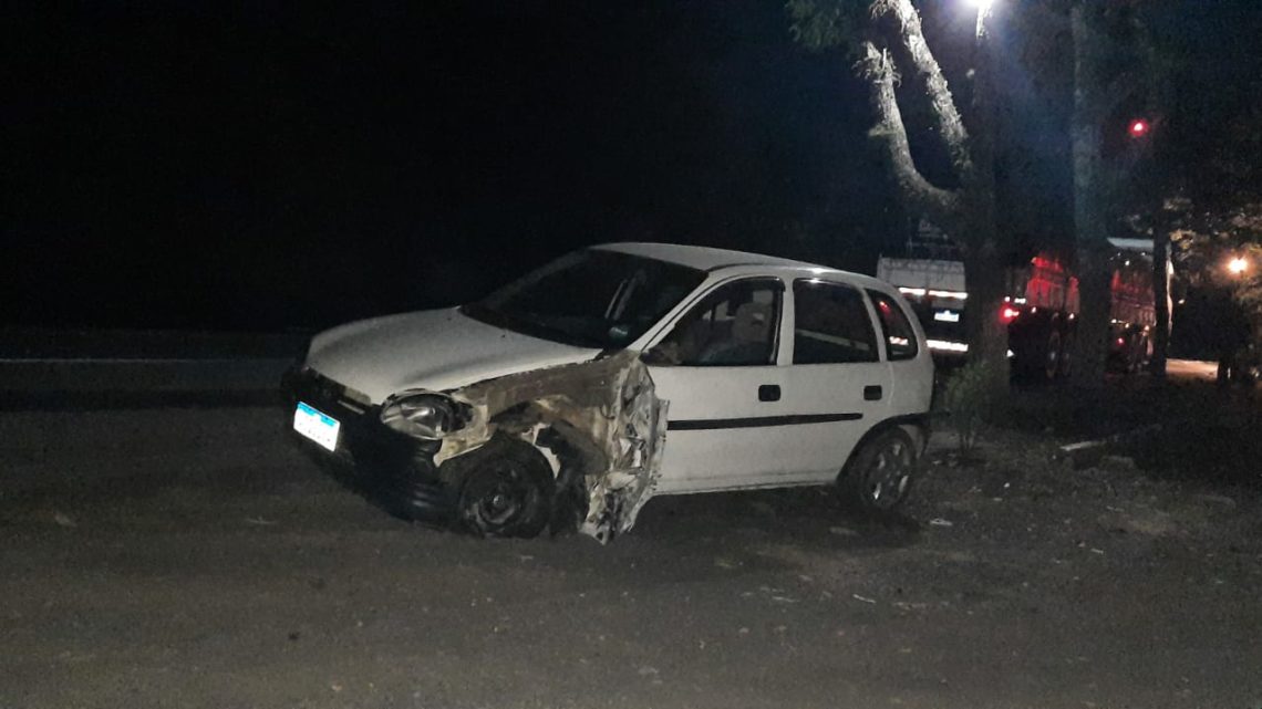 Acidente envolvendo carro e caminhão aconteceu na BR 476