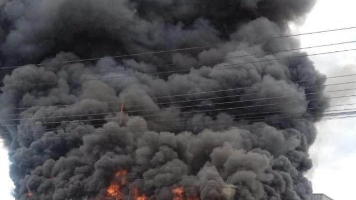 Incêndio atinge padaria no Campo d’Água Verde