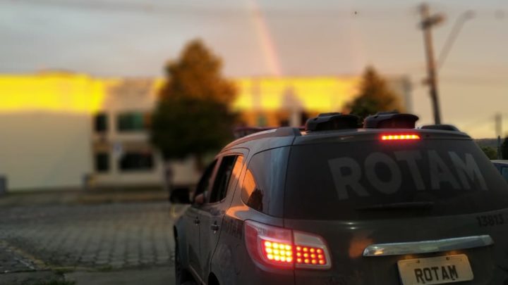 ROTAM FAZ APREENSÃO DE DROGAS NA VILA PROHMANN