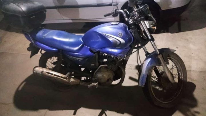 Dois presos e motocicleta recuperada pela PM em São Mateus do Sul