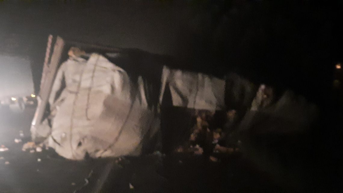 Bombeiros e PRF atendem acidente na BR 476 em São Mateus do Sul durante a madrugada