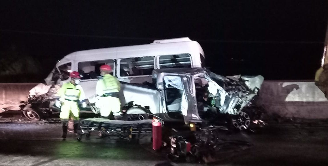 Grave acidente envolvendo ambulância de Três Barras e veículo com Ex-Deputado Carlos Simões