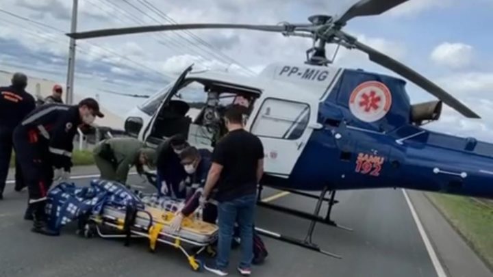 Pista da PR 151 é bloqueada para paciente ser transportado de Helicóptero até Hospital de Ponta Grossa
