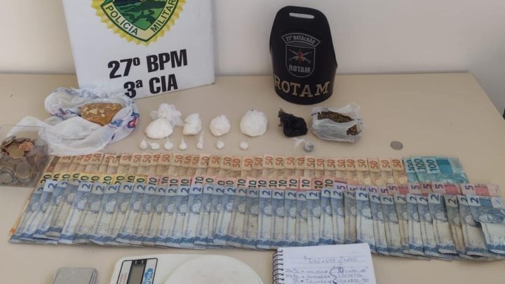 ROTAM desmancha ponto de tráfico de drogas na Vila Prohmann