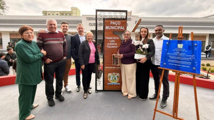 Novo Paço Municipal de São Mateus do Sul homenageia ex-prefeito e diretor da RDX, Francisco Luiz Ulbrich
